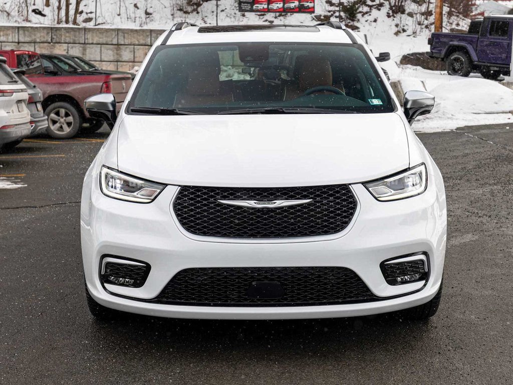 New 2026 Chrysler Pacifica Pinnacle AWD/4WD image 2
