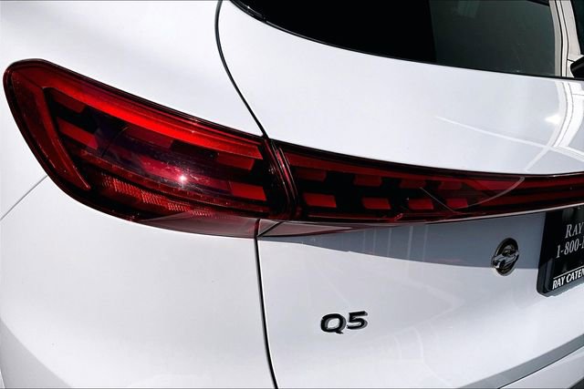 Used 2025 Audi Q5 Premium w/ Convenience Package image 23