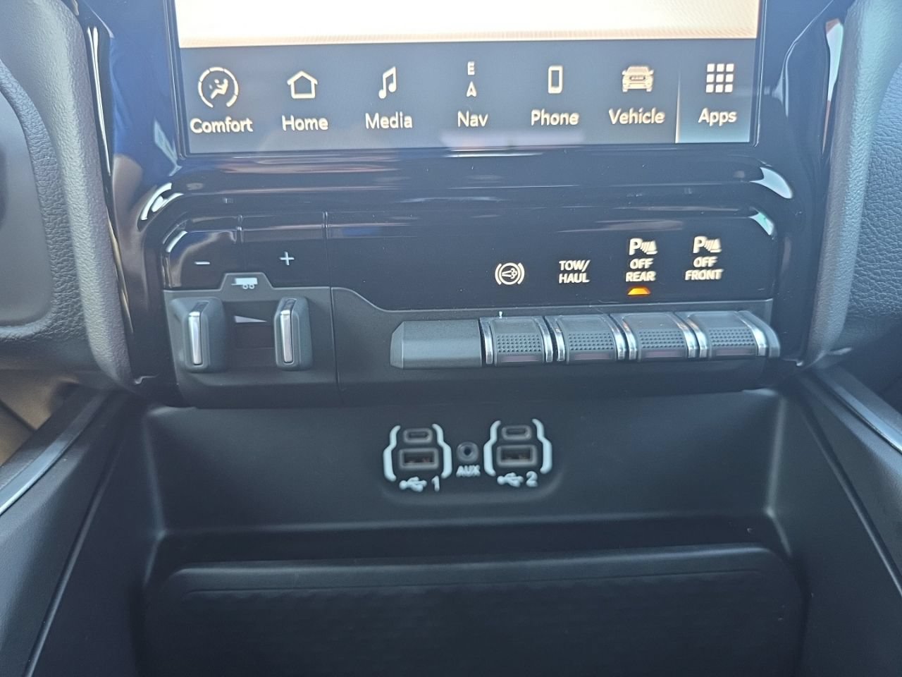 Used 2024 RAM 3500 Big Horn w/ Night Edition AWD/4WD image 40