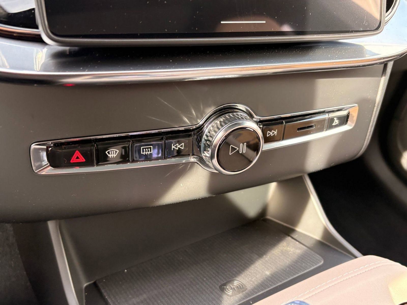 New 2026 Volvo XC90 T8 Plus w/ Protection Package Premier image 19