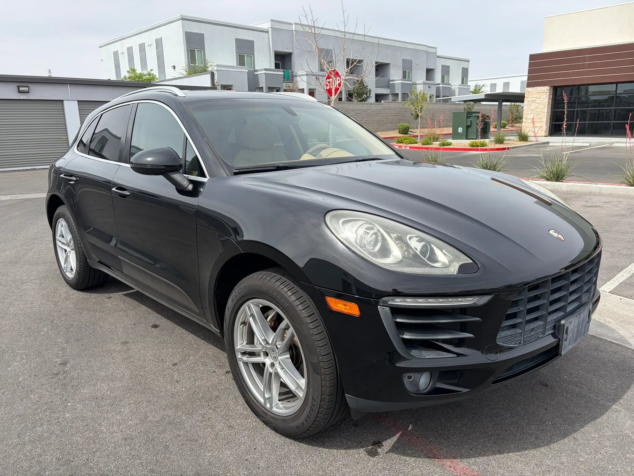 Used 2015 Porsche Macan S w/ Premium Package Plus AWD/4WD image 2
