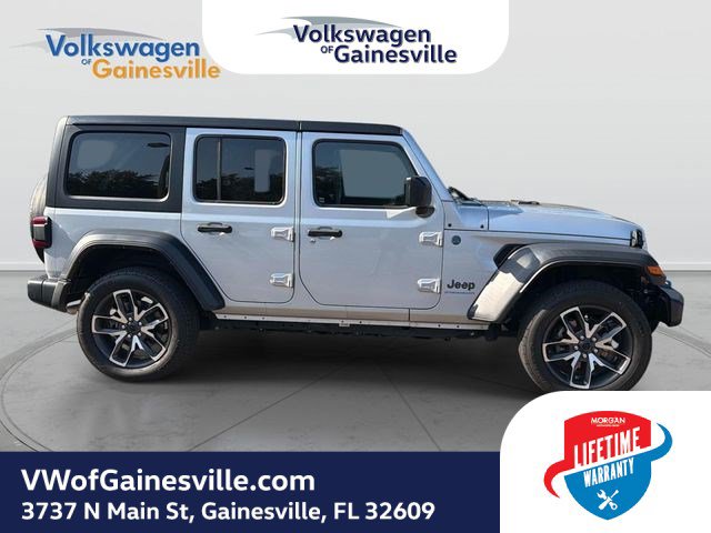 Used 2024 Jeep Wrangler Unlimited w/ Convenience Group AWD/4WD image 2