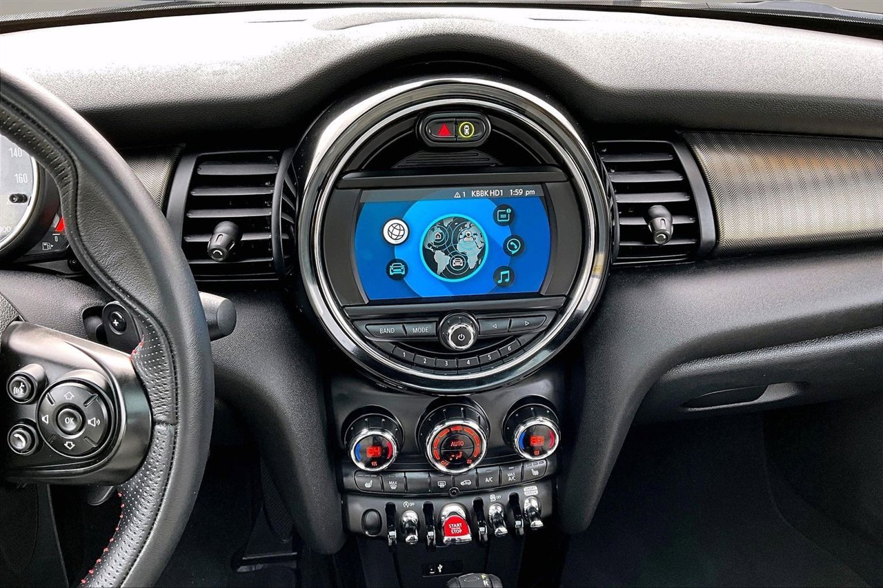 Used 2019 MINI Cooper S w/ Signature Upholstery Package image 11