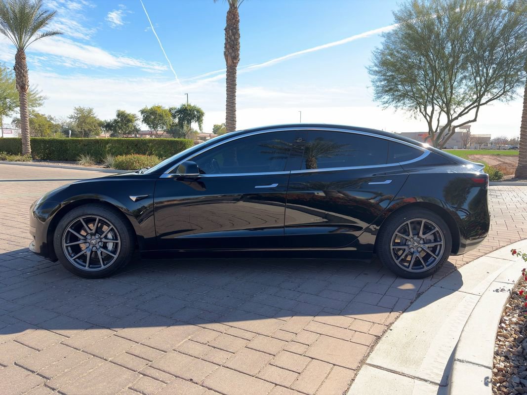 Used 2018 Tesla Model 3 Mid Range image 4