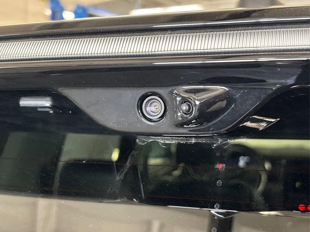 Used 2023 Jeep Grand Cherokee Limited w/ Luxury Tech Group II image 18