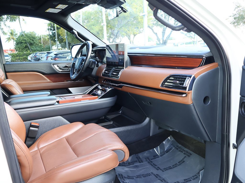 Used 2022 Lincoln Navigator Reserve image 35