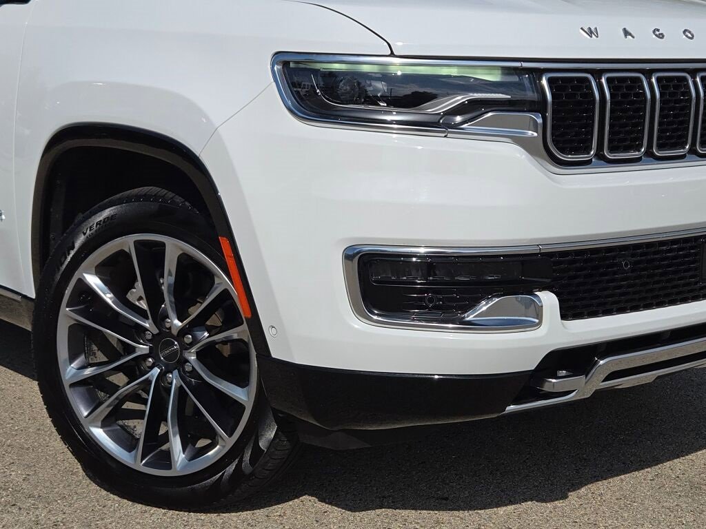 Used 2024 Jeep Wagoneer Series III w/ Premium Group I image 3