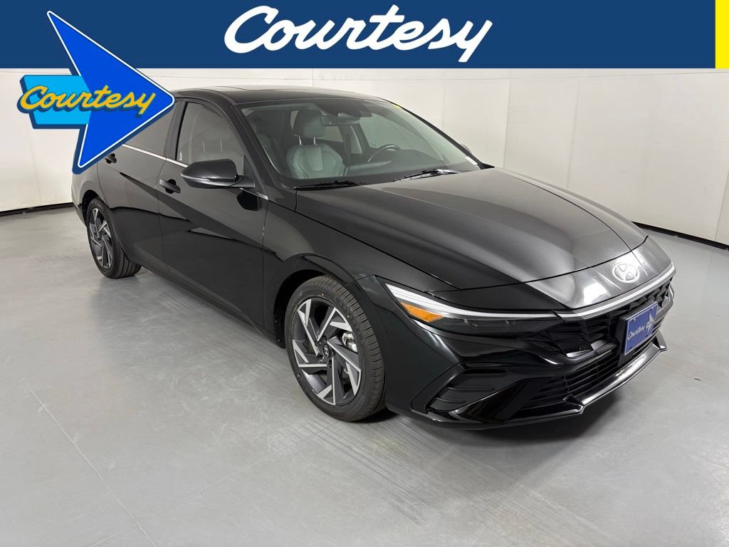 Used 2025 Hyundai Elantra Limited
