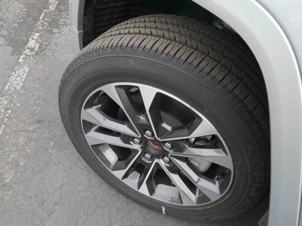 New 2025 Jeep Grand Cherokee L Overland w/ Advanced Protech Group III AWD/4WD image 12