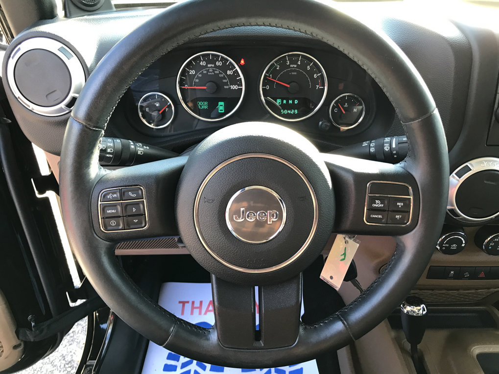 Used 2012 Jeep Wrangler Unlimited Rubicon w/ Connectivity Group image 13