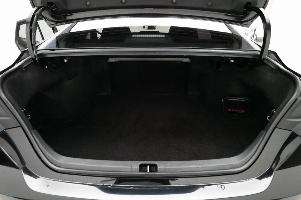 Used 2025 Toyota Camry LE image 10