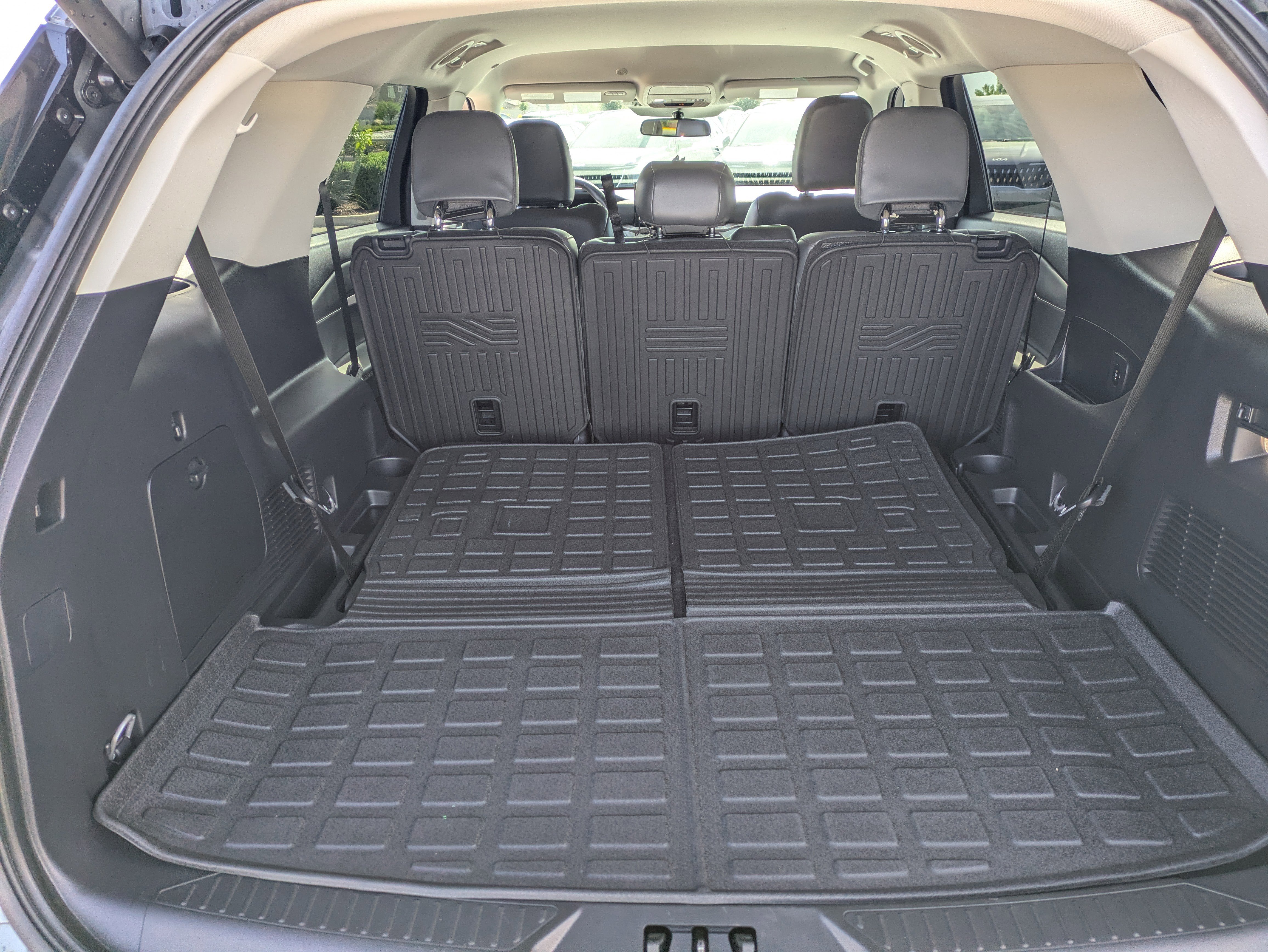 Used 2025 Ford Explorer Active w/ Active Comfort Package RWD image 11
