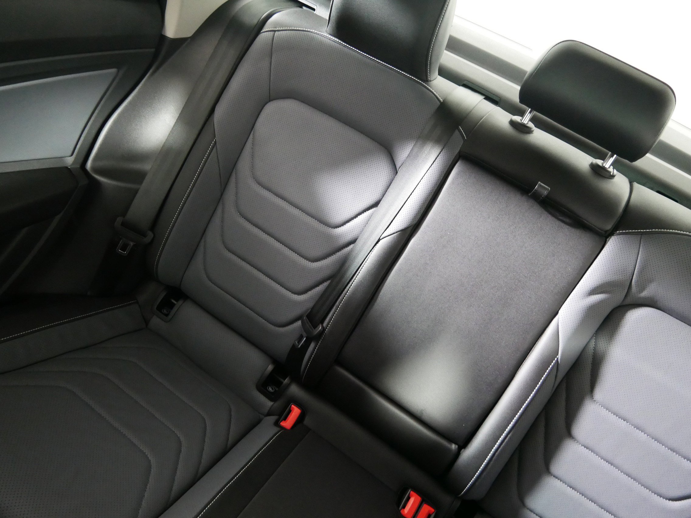 Certified 2025 Volkswagen Jetta SEL FWD image 12