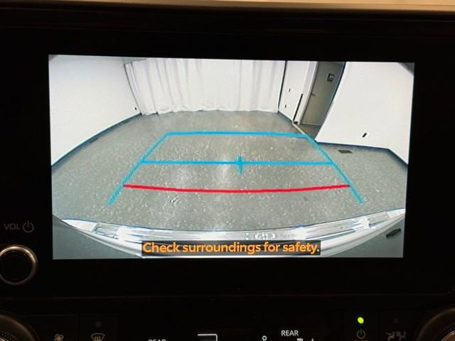 Certified 2023 Toyota Highlander XLE image 17