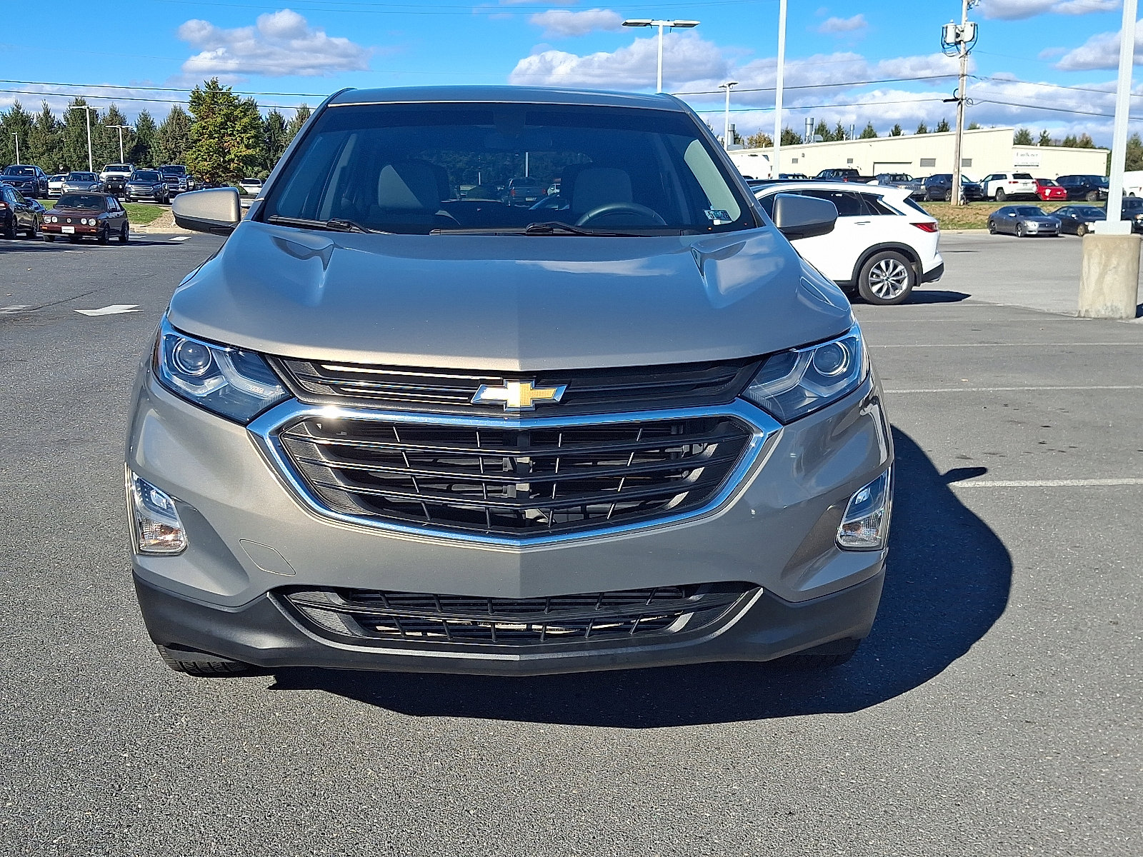 Used 2018 Chevrolet Equinox LT image 2