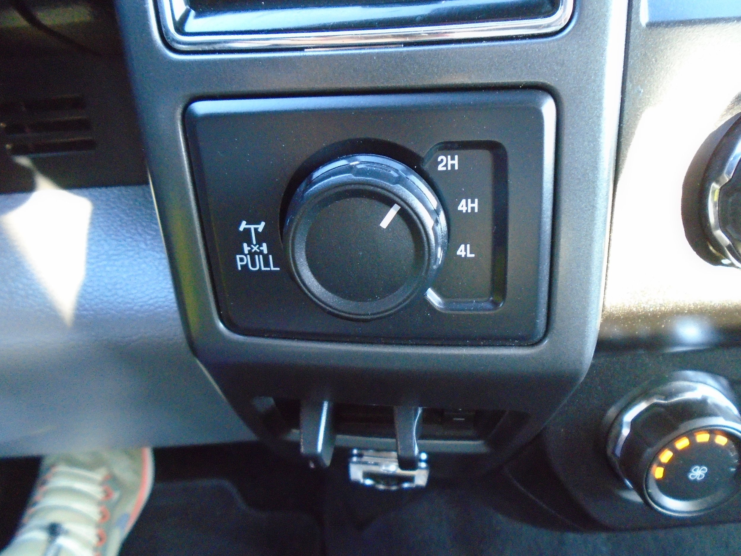 Used 2020 Ford F350 XLT w/ XLT Value Package AWD/4WD image 13