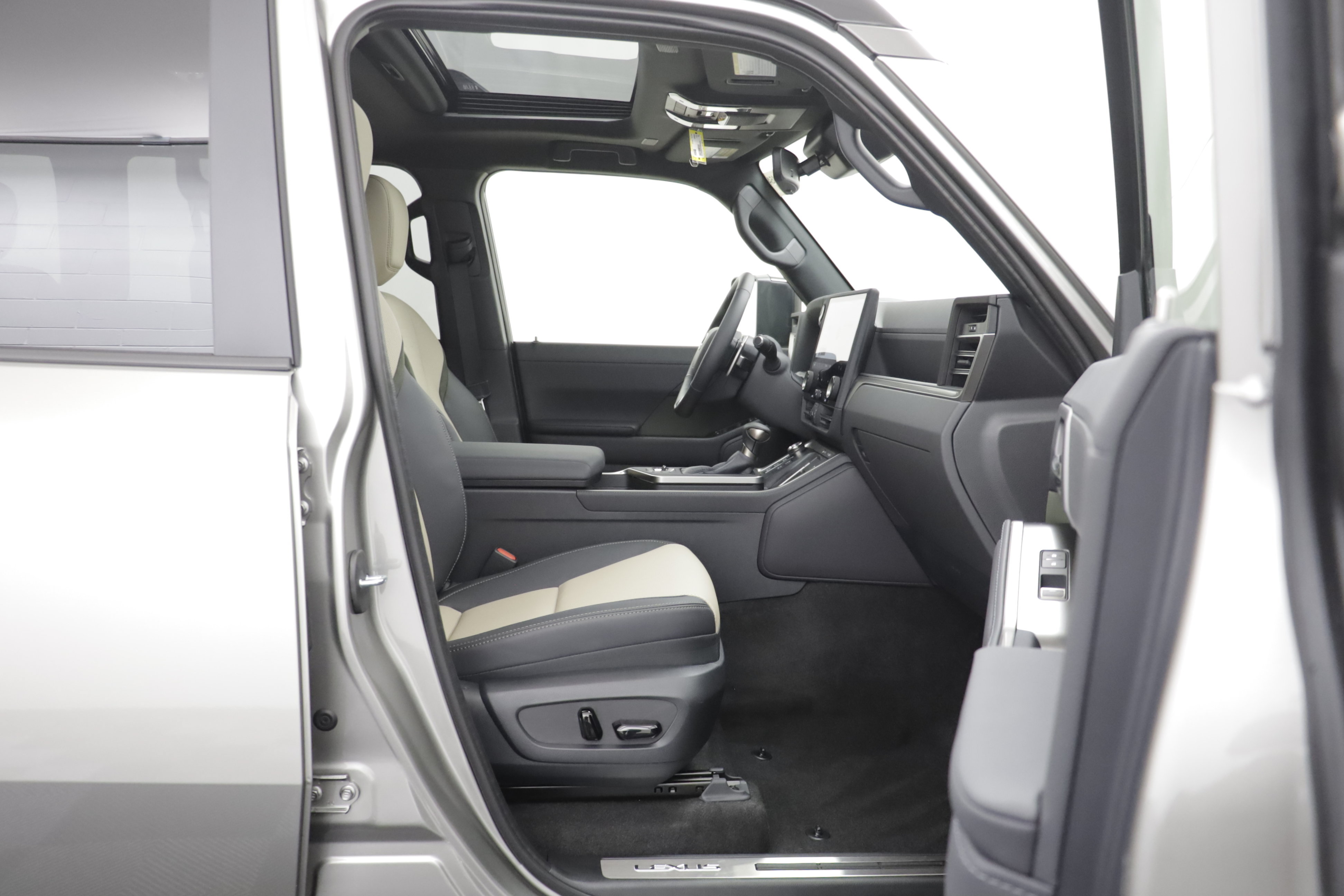 Used 2026 Lexus GX 550 AWD/4WD image 21