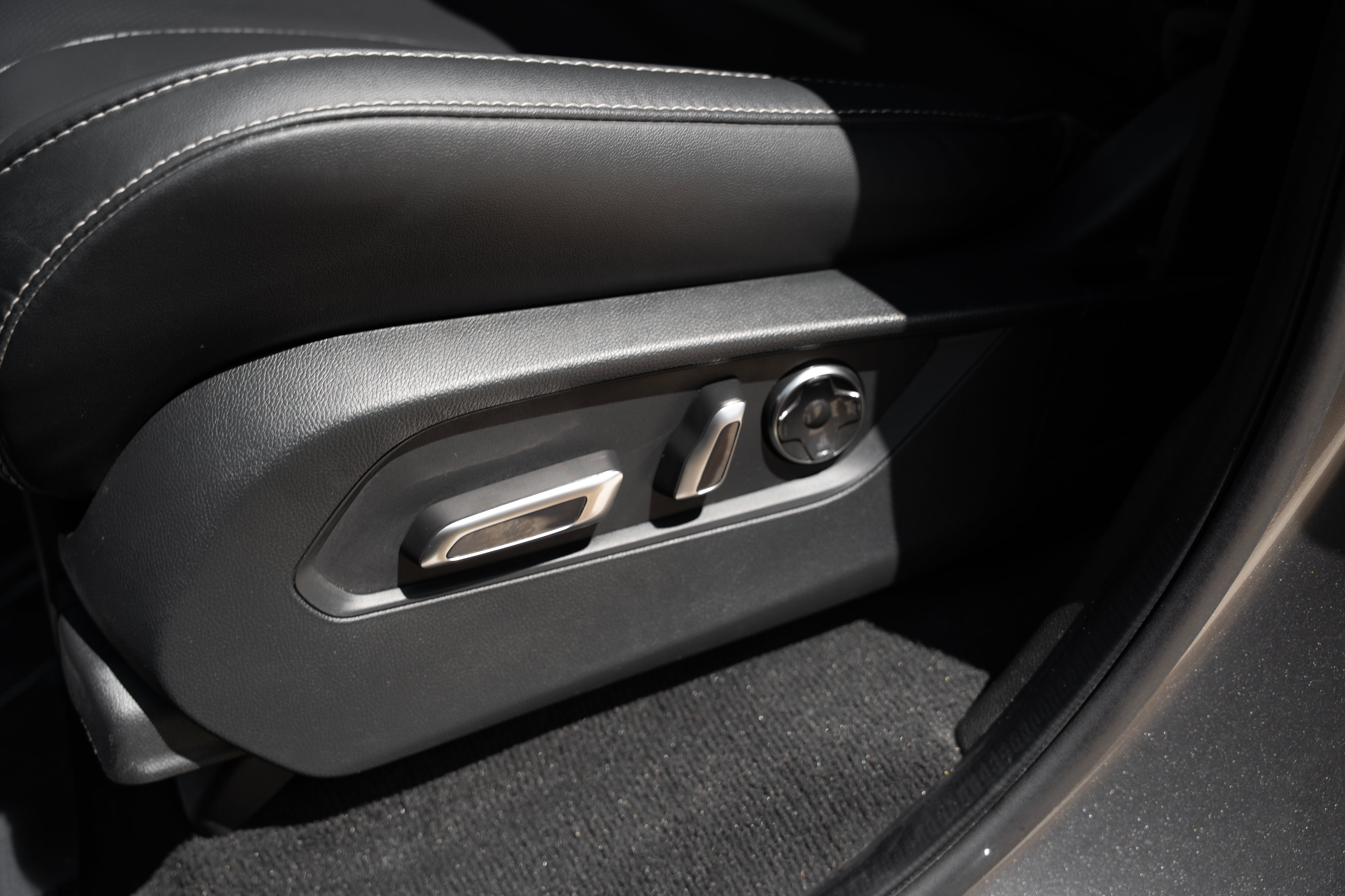 Used 2024 Acura MDX SH-AWD w/ Technology Package image 21