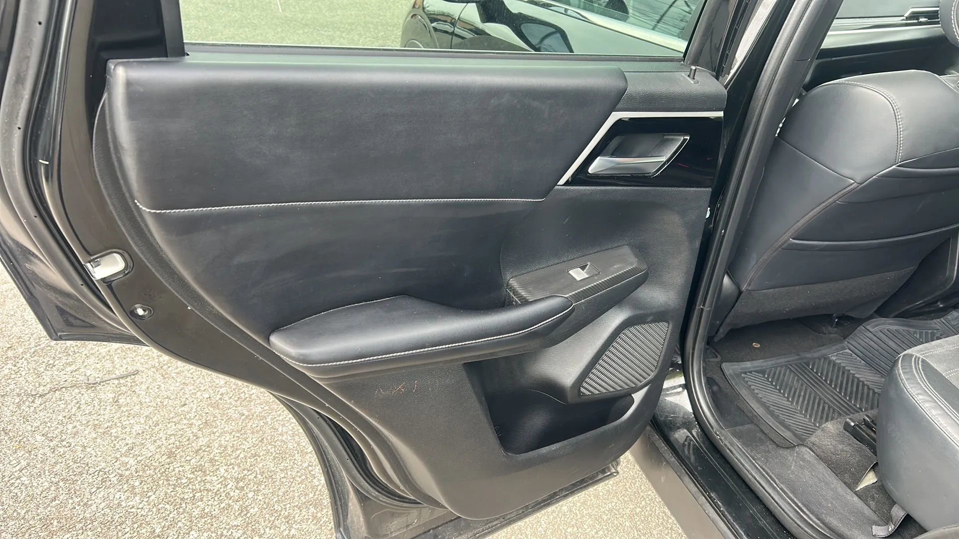 Used 2022 Mitsubishi Outlander SEL Black Edition AWD/4WD image 11