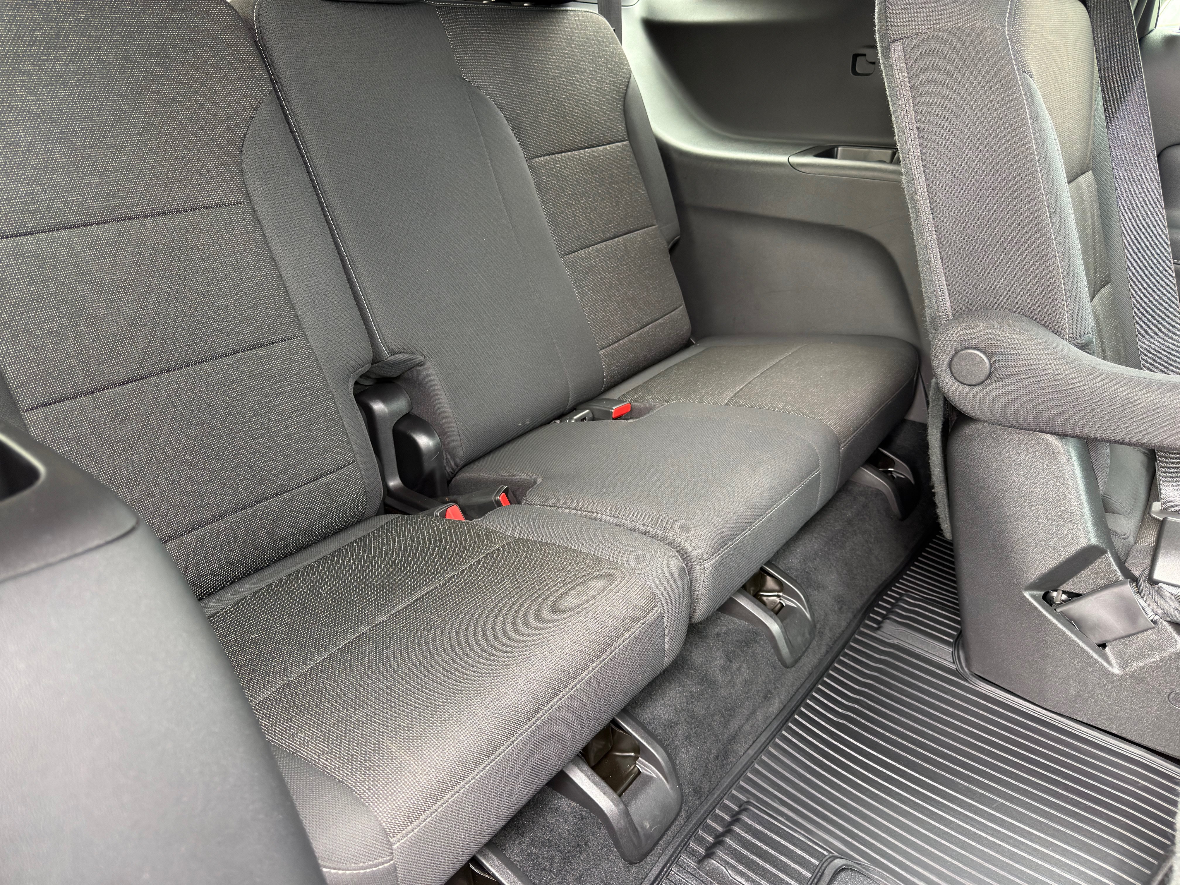 Used 2026 Chevrolet Traverse LT FWD image 14