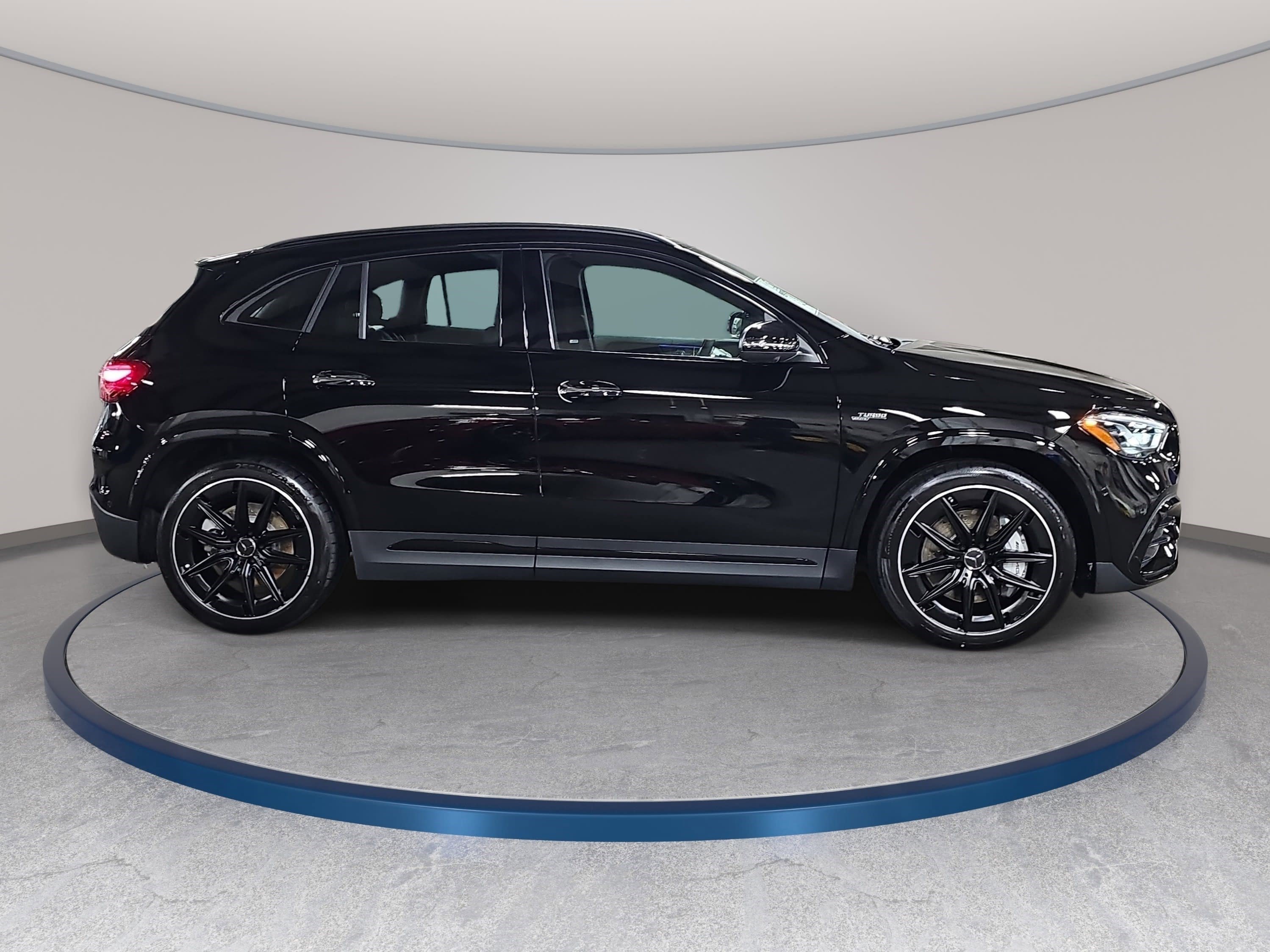 New 2026 Mercedes-Benz GLA 35 AMG 4MATIC image 4