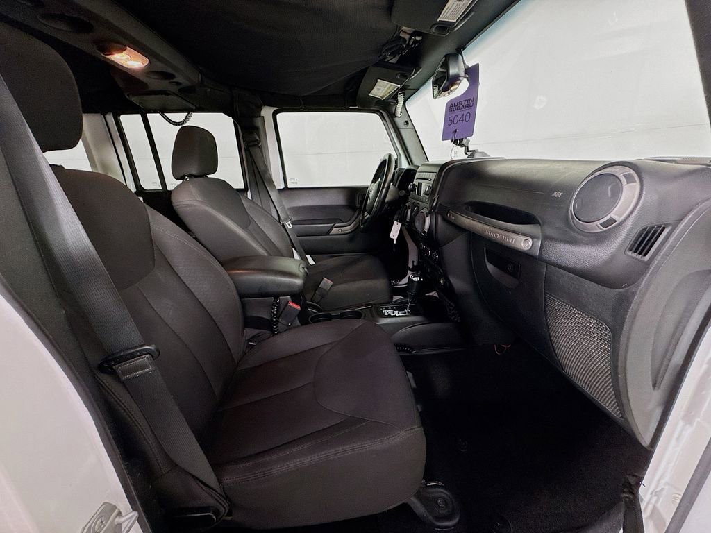 Used 2015 Jeep Wrangler Unlimited Willys image 32