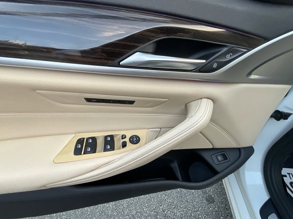 Used 2019 BMW 530i w/ Convenience Package image 40