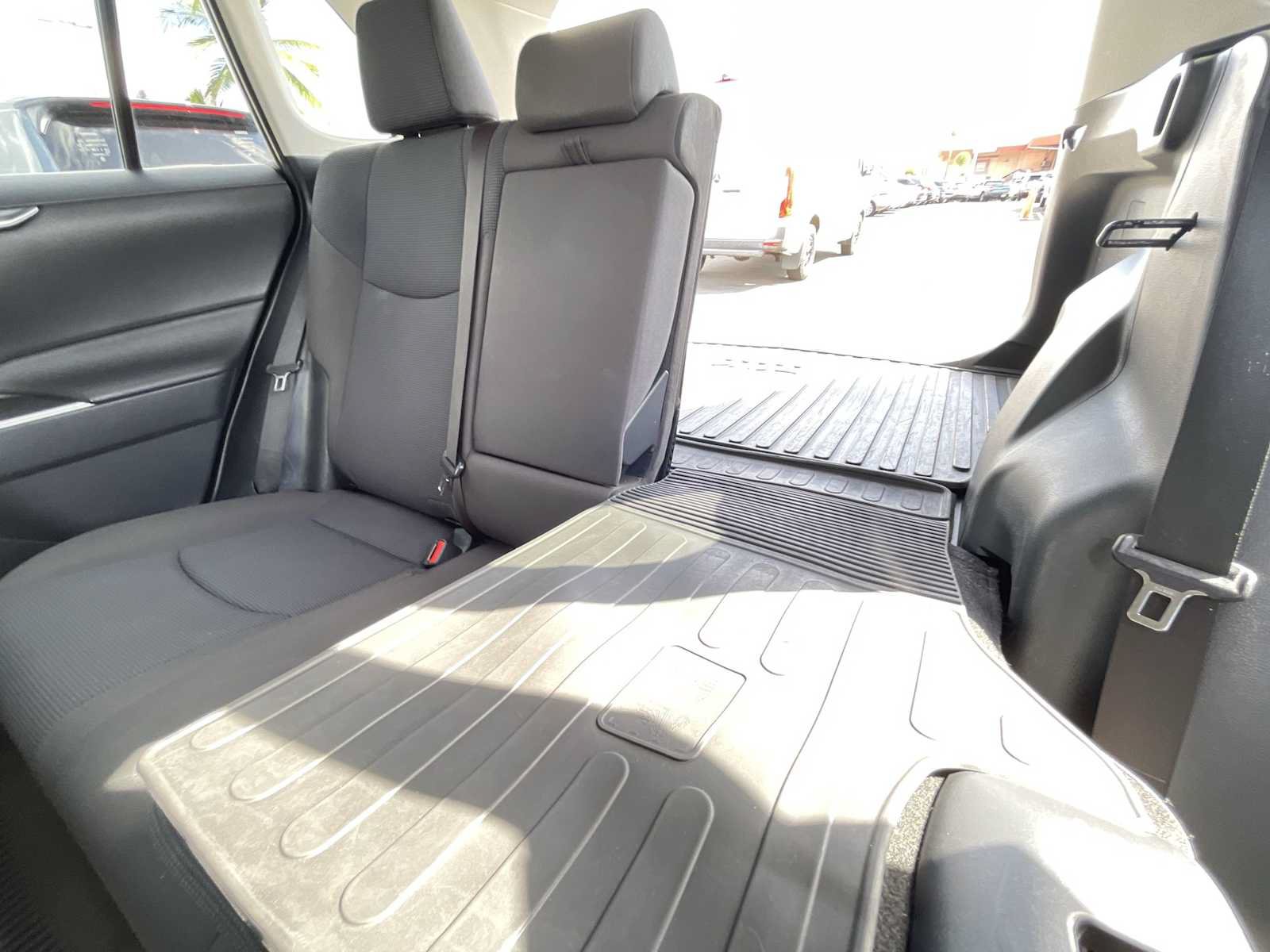 Used 2022 Toyota RAV4 LE FWD image 25