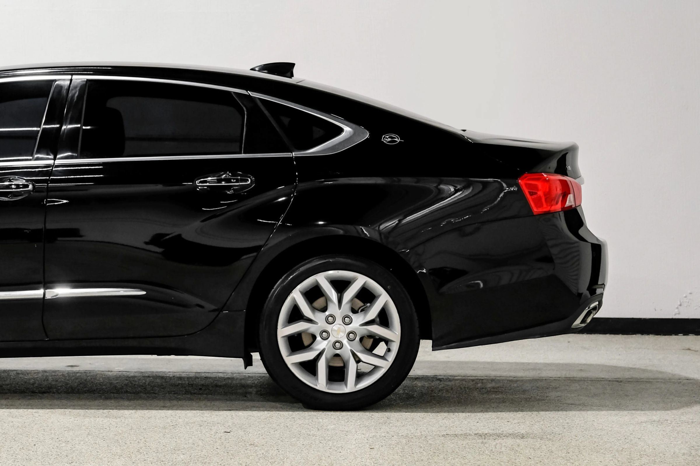Used 2018 Chevrolet Impala Premier FWD image 11