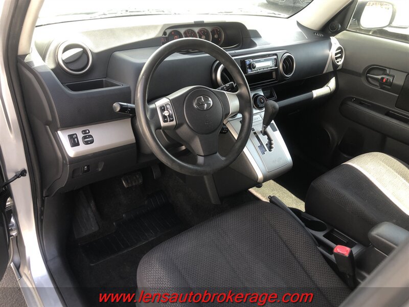 Used 2010 Scion xB FWD image 10