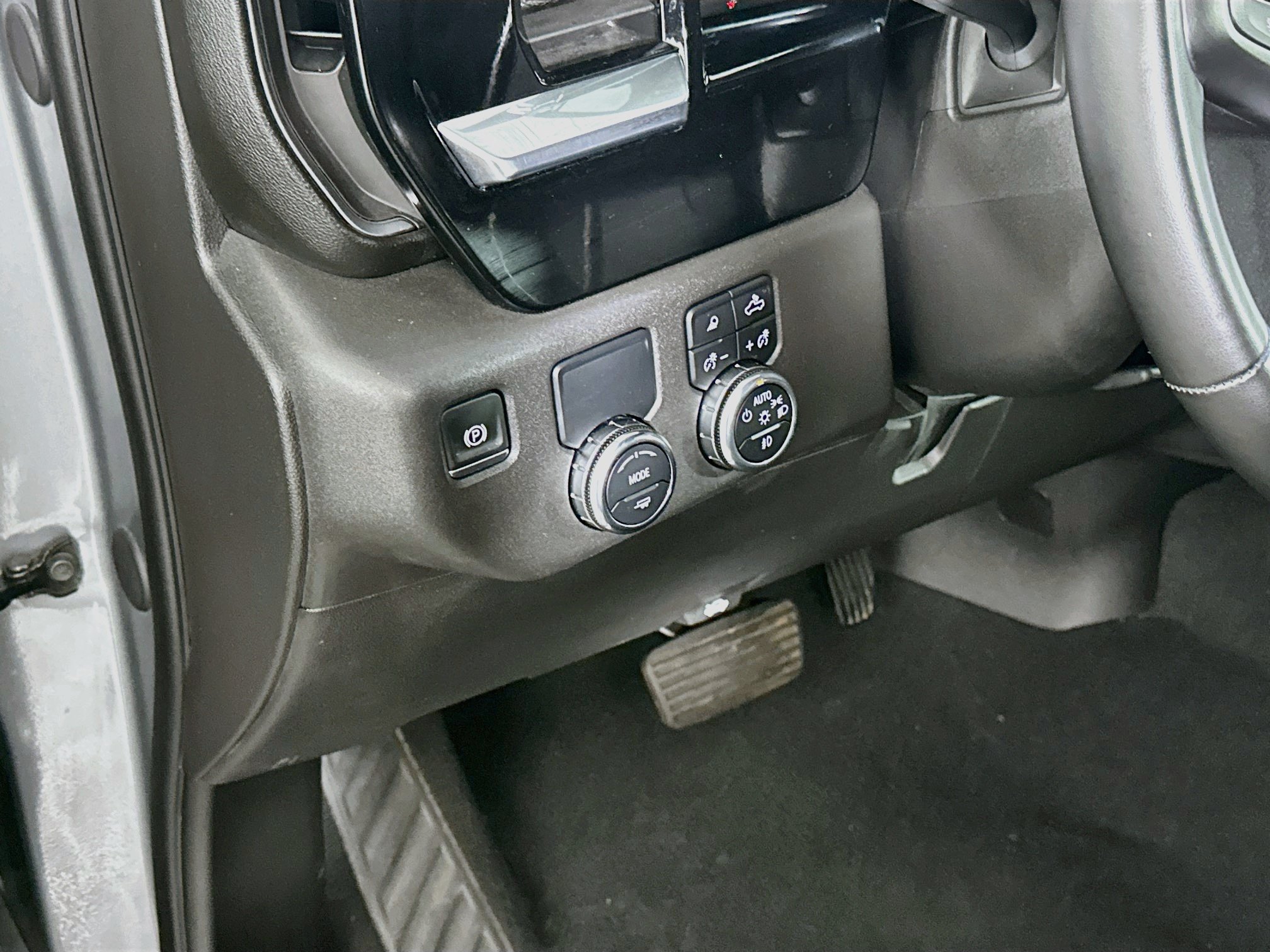Used 2025 GMC Sierra 1500 SLT RWD image 16