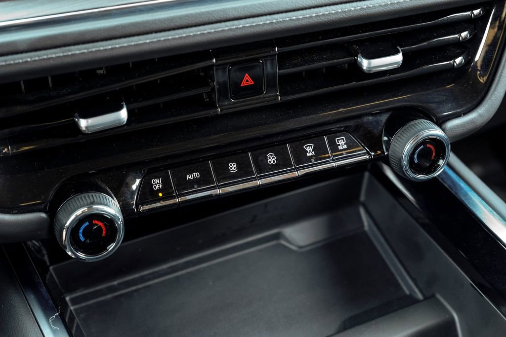 Used 2025 Chevrolet Suburban LS image 23