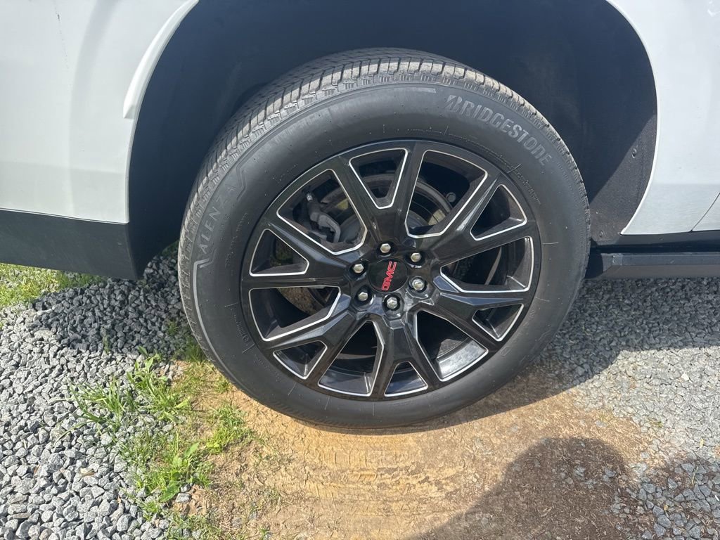 Used 2024 GMC Yukon XL Denali image 17