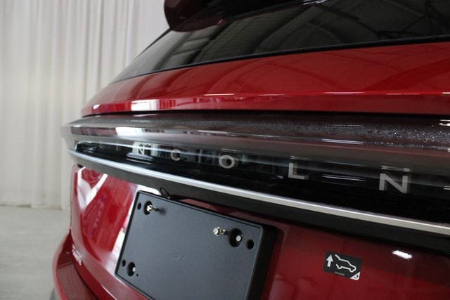 New 2026 Lincoln Nautilus Premier AWD/4WD image 32