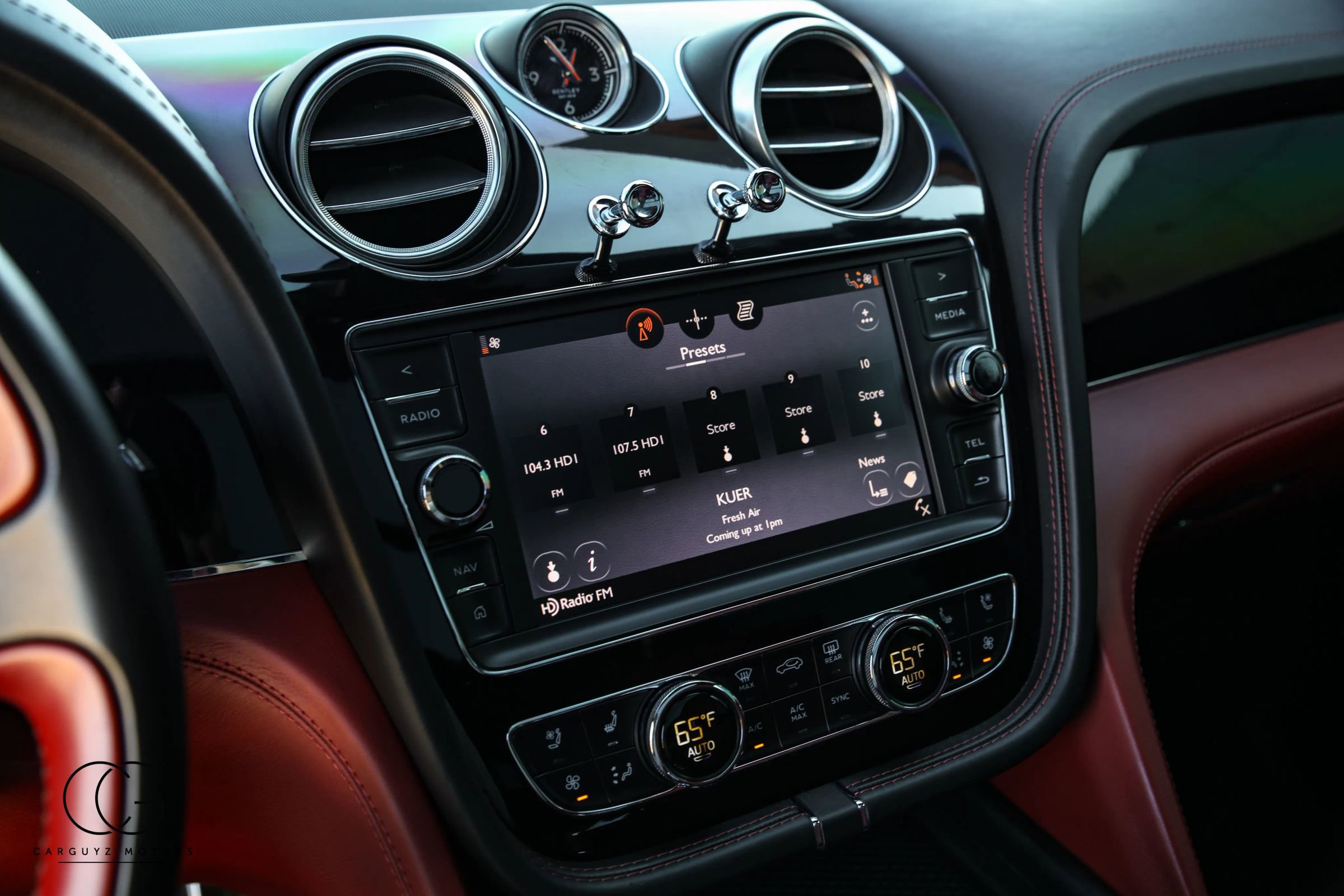 Used 2019 Bentley Bentayga image 40