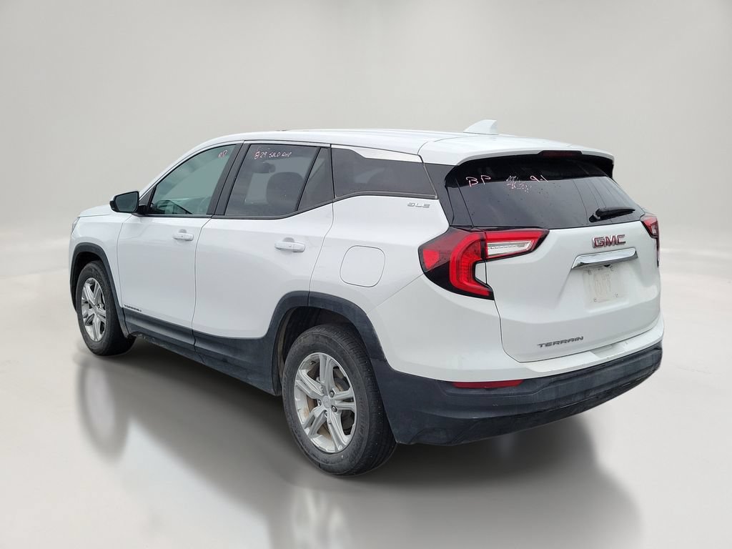 Used 2024 GMC Terrain SLE FWD image 2