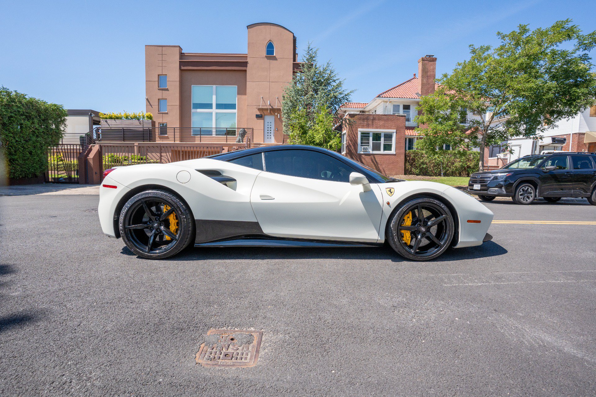 Used 2018 Ferrari 488 GTB RWD image 9