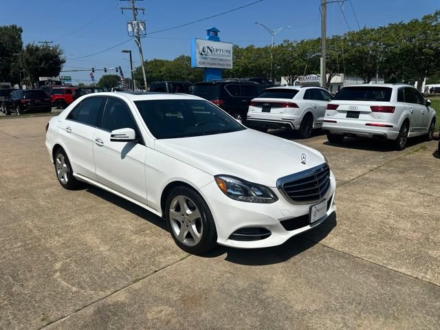 Used 2016 Mercedes-Benz E 350 4MATIC Sedan w/ Premium Package image 3