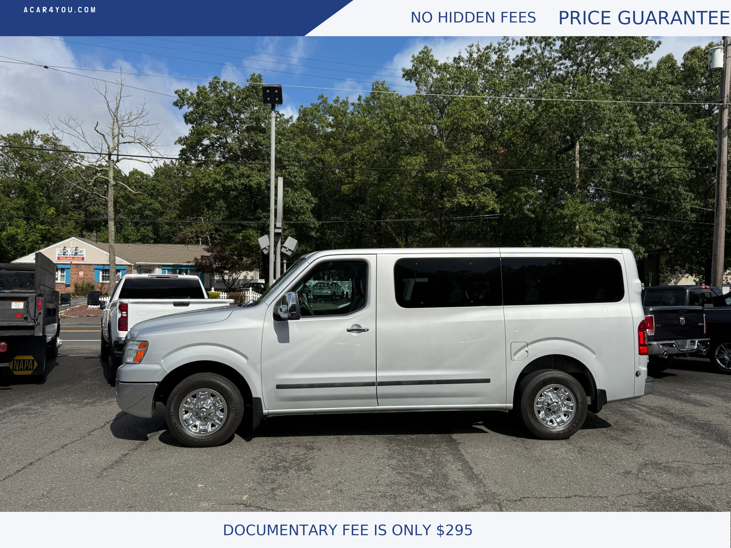Used 2012 Nissan NV 3500 SL w/ Technology Pkg image 5