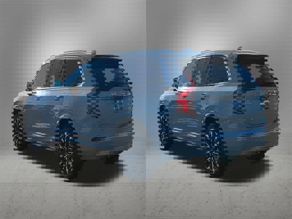 Certified 2026 Volvo XC90 B6 Plus w/ Protection Package Premier image 4