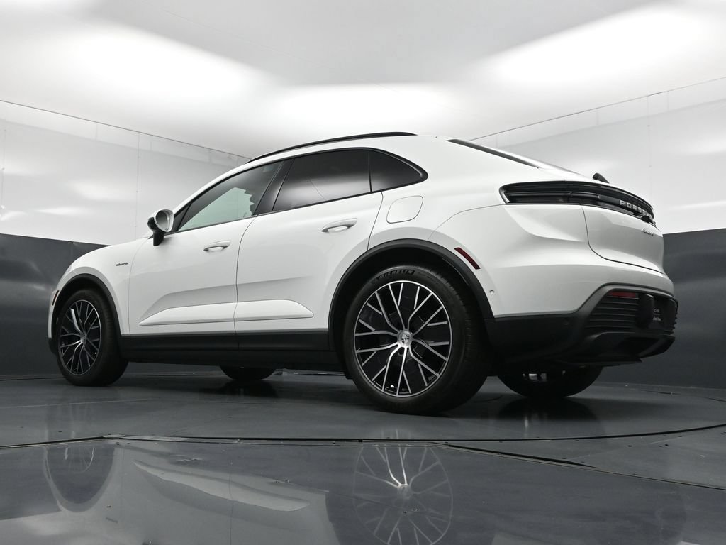 New 2026 Porsche Macan 4 Electric AWD/4WD image 24