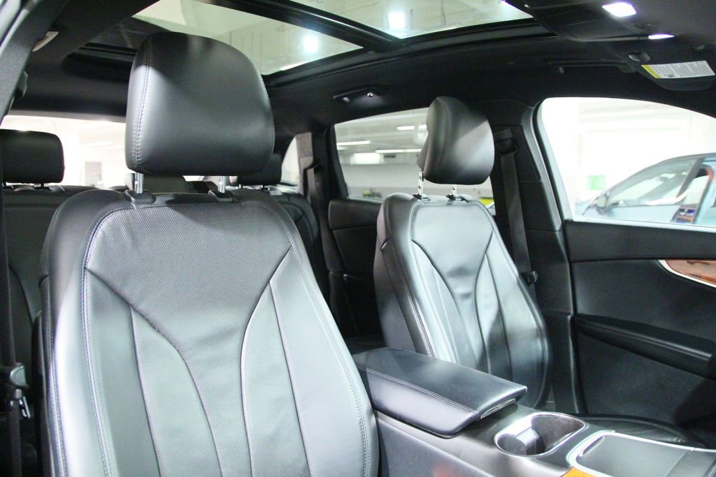 Used 2019 Lincoln Nautilus Reserve w/ Class II Trailer Tow Package AWD/4WD image 23