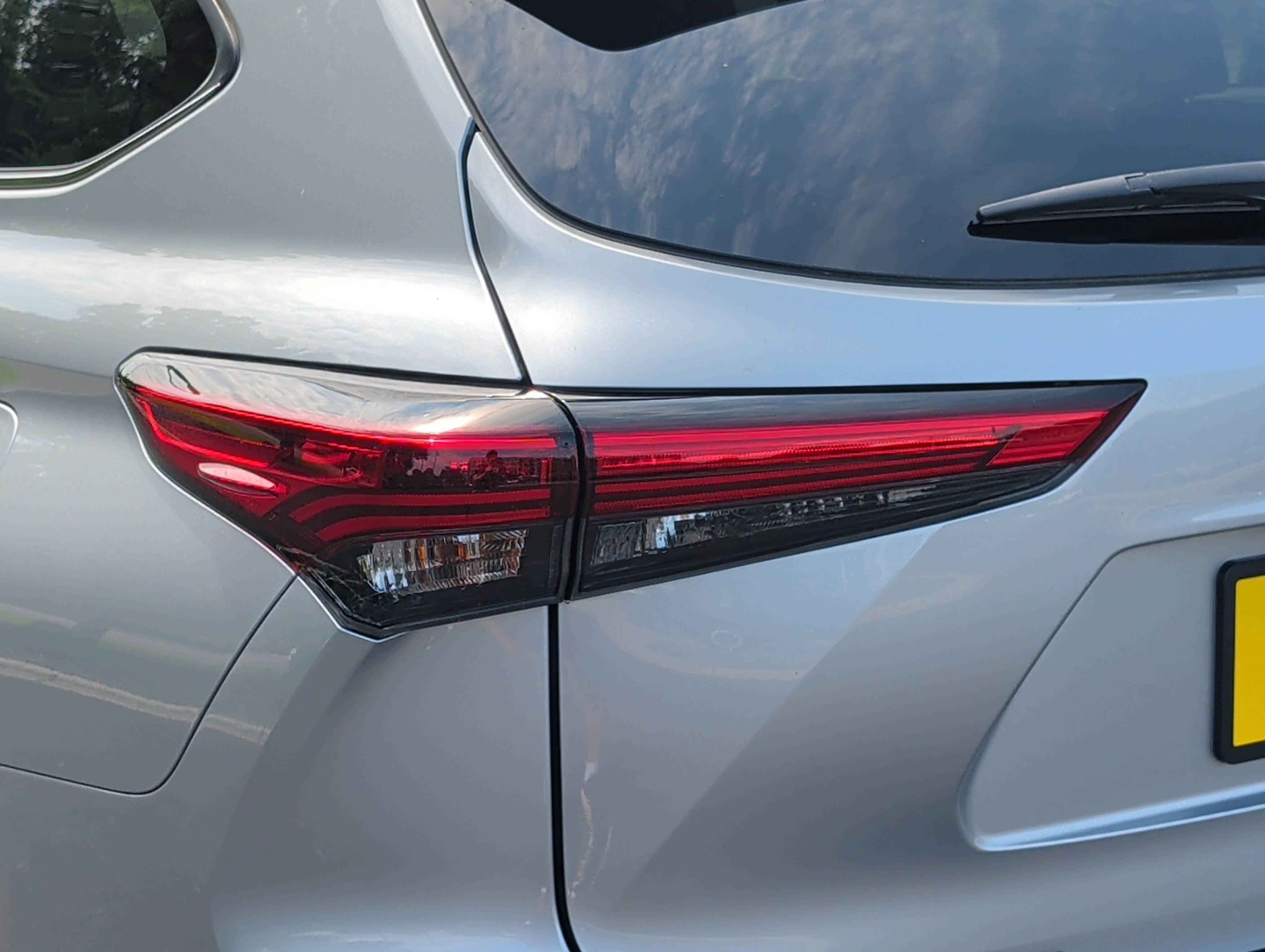 Used 2022 Toyota Highlander XLE AWD/4WD image 17