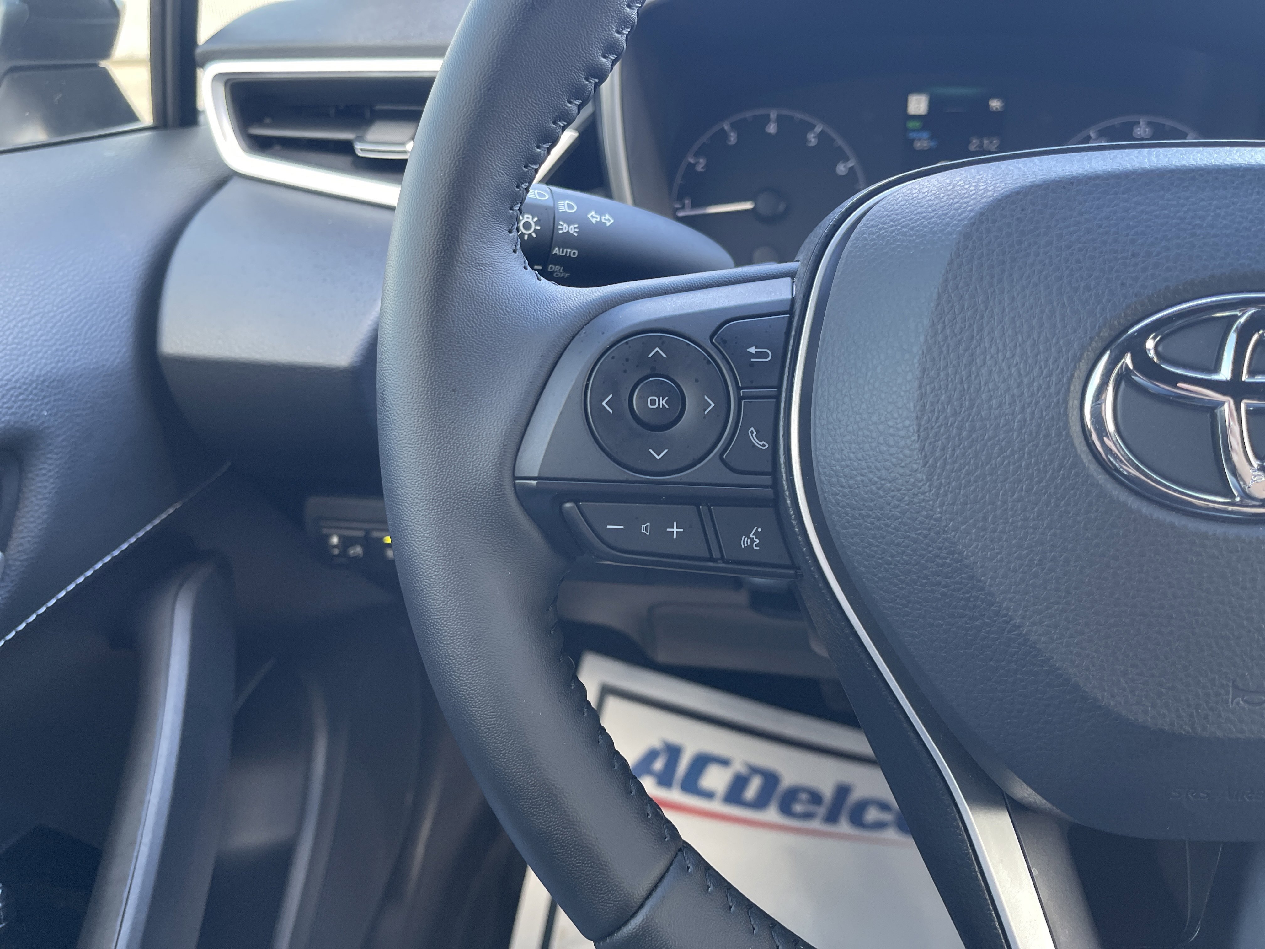 Used 2026 Toyota Corolla SE image 17