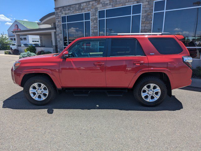 Used 2019 Toyota 4Runner SR5 Premium AWD/4WD image 2