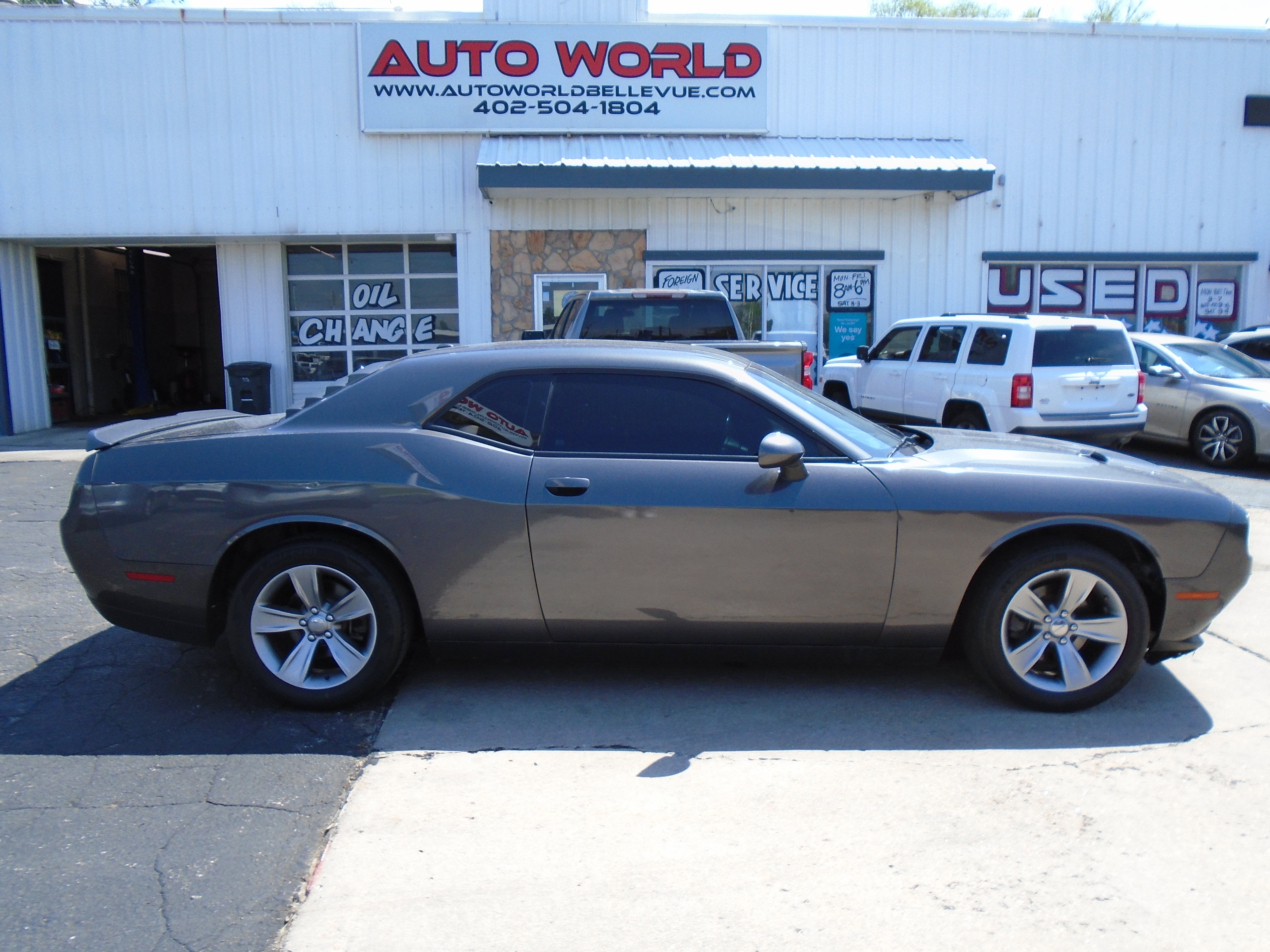 Used 2019 Dodge Challenger SXT w/ Cold Weather Group RWD image 1