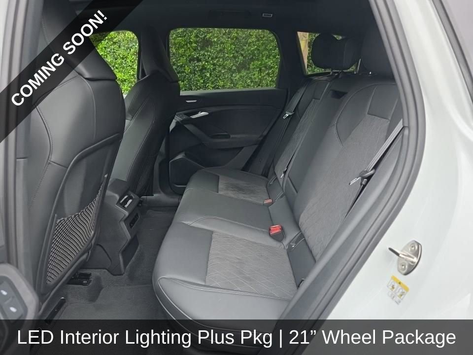 Used 2025 Audi SQ6 e-tron Premium Plus w/ Premium Plus AWD/4WD image 4