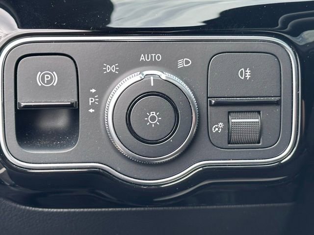 Used 2022 Mercedes-Benz A 220 4MATIC image 25