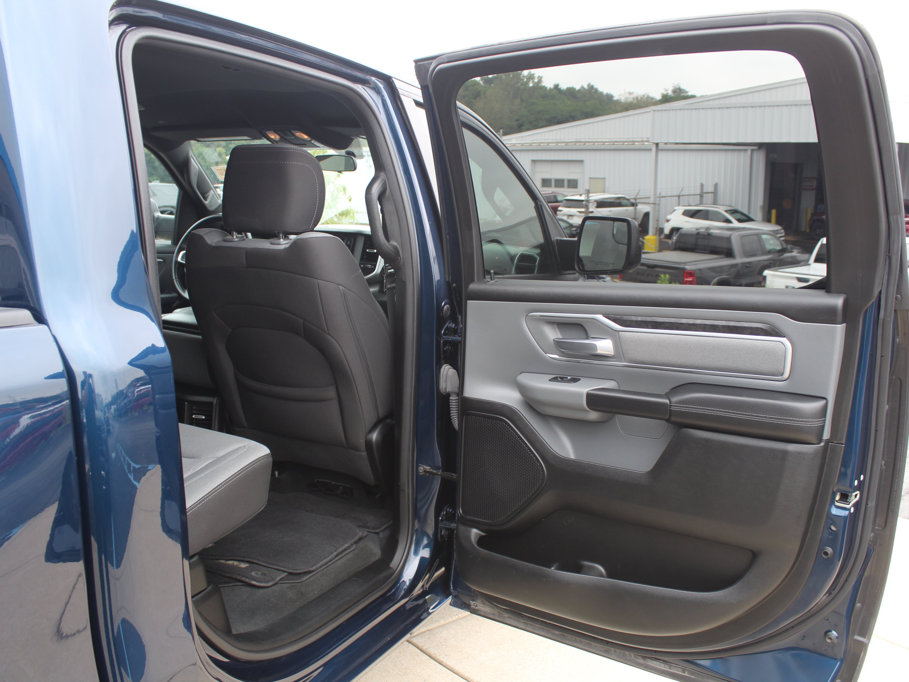 Used 2022 RAM 1500 Big Horn AWD/4WD image 24