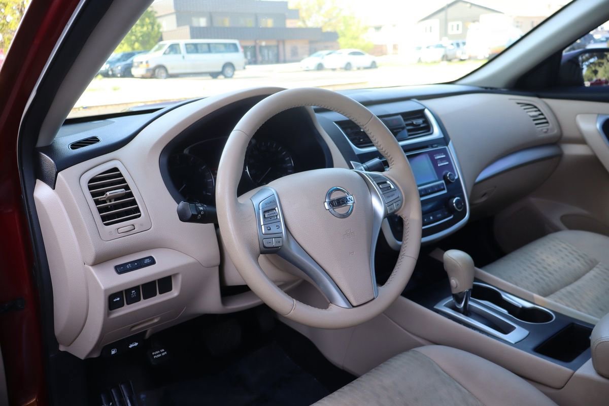 Used 2017 Nissan Altima 2.5 SV FWD image 15